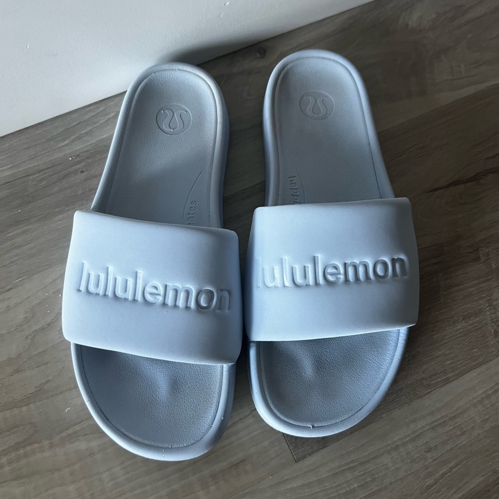 Lululemon Women’s Restfeel Light Blue Slide Sandals with Graphic